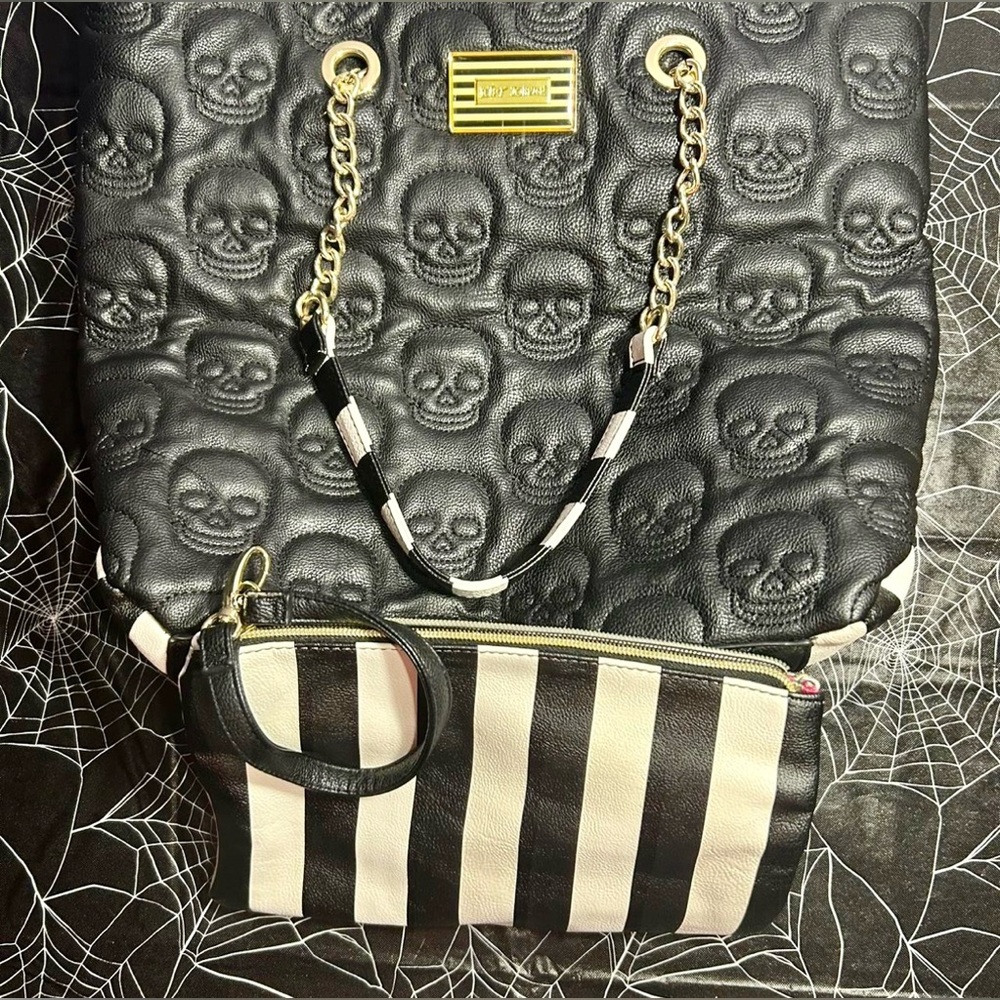 Vintage Betsey Johnson Black Skull Purse